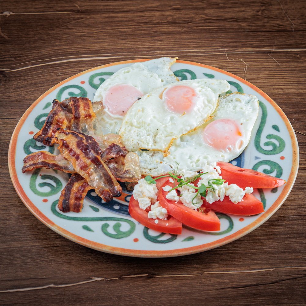 Jaja na oko sa Slaninom